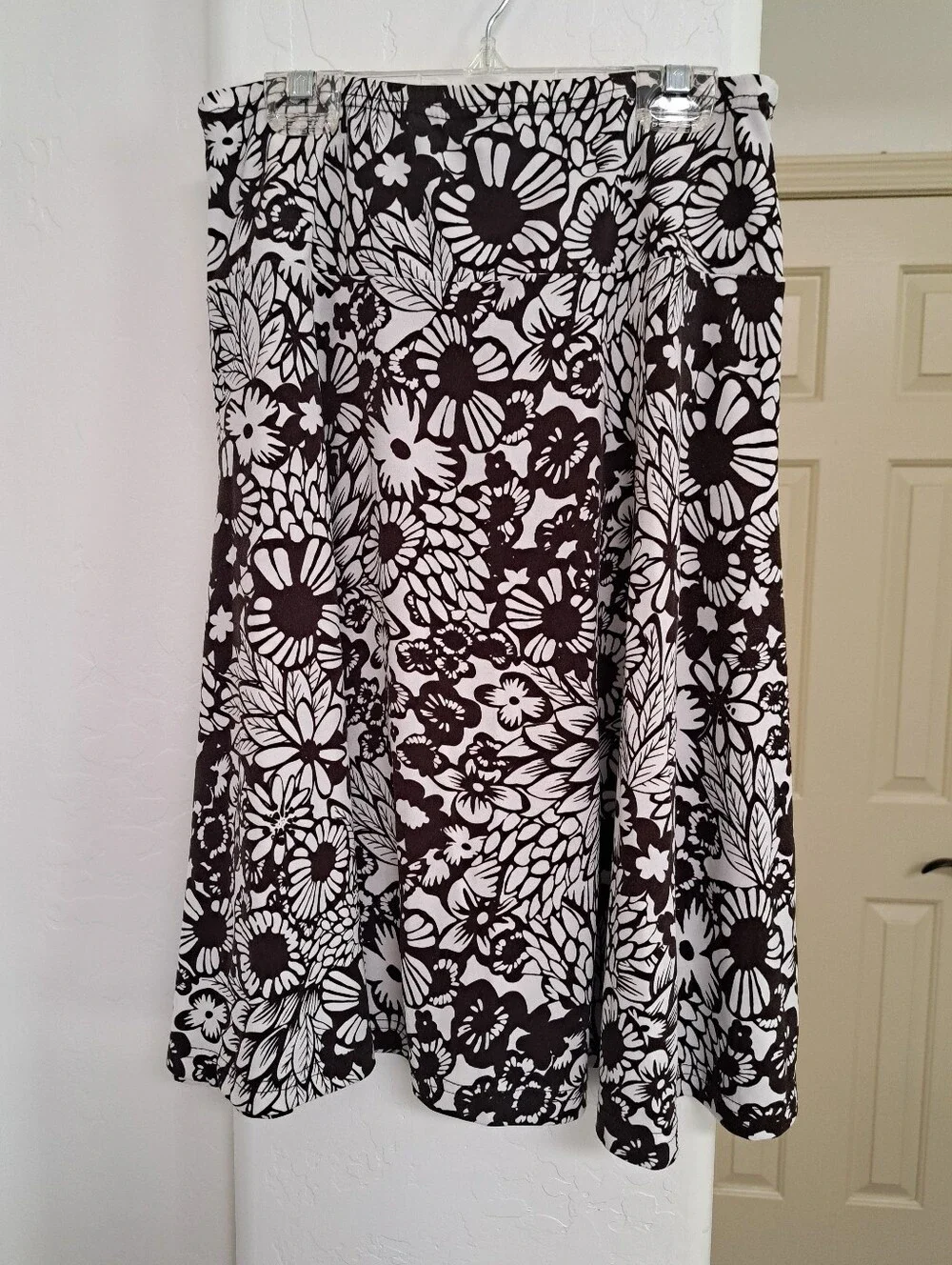 Reitmans Brown & Cream Juniors Floral A-Line Midi Skirt Flowy Size 7